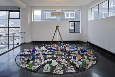 Blick in die Ausstellung "Thomas Eisl: Von Haus aus"