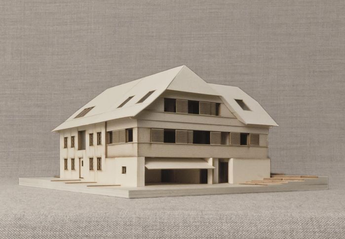 Umnutzung des Sorer-Gutes in ein Mehrfamilienhaus; 980 m³ gesamt
zur Verfügung stehendes Volumen; 873,80 m³ beanspruchtes beheiztes
Volumen; 89,2 % daraus abgeleitete Nutzungsintensität