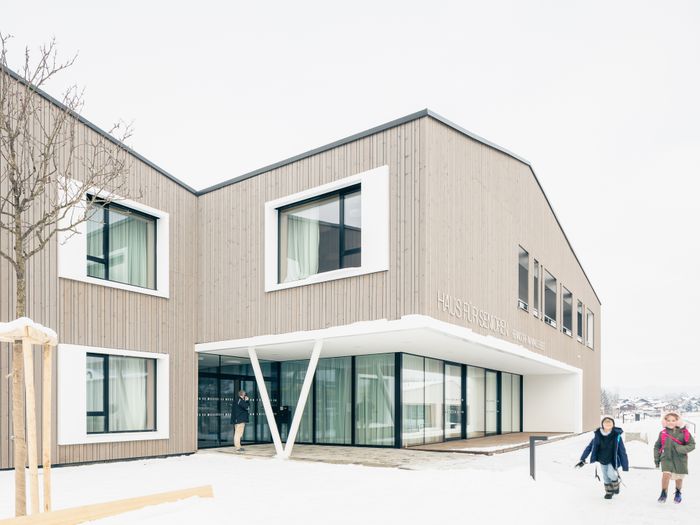 HENN – Multifunktionales Zentrum der Generationen, MEGATABS Architekten