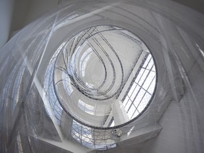 Blick in die Ausstellung "Splined Spheres" im aut