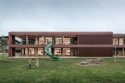 Kindergarten Mattsee, dunkelschwarz ZT GmbH