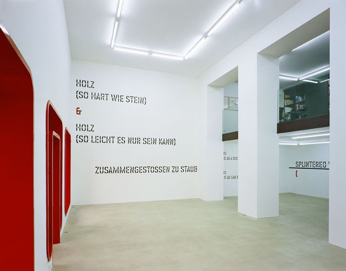 Eröffnungsausstellung von Lawrence Weiner in der von Hanno Schlögl umgebauten Galerie Widauer, 2005