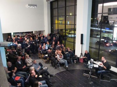 Buchpräsentation "Vermessungen. Tirol auf der Statistischen Couch" – Präsentation des aus Anlass des 20-Jahr-Jubiläums von aut herausgegebenen Buchs  "Vermessungen. Tirol auf der Statistischen Couch", das sich dem komplexen Phänomen Tirol widmet.