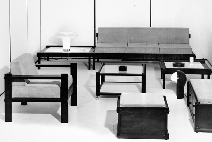 Die von der Kufsteiner Firma Pirmoser produzierte und 1969 mit dem österreichischen Staatspreis für gute Form aus­gezeichnete Variante des Steckmöbelprogramms