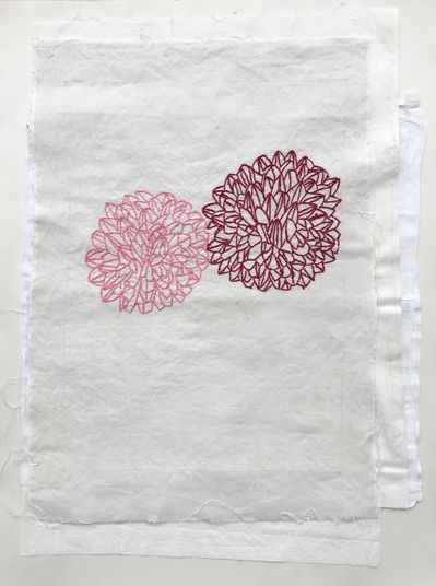 Carmen Müller, Dahlien, Stickerei auf Leinen, 2018