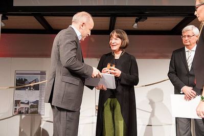 Holzbaupreis Kärnten 2013 – Privatkapelle Wimitz
Planung: Architektin Eva Rubin
Bauherr: Dr. Berthold Pietsch
Ausführung: Duhs & Partner und Tischlerei Konec
Kategorie: Sakralbau