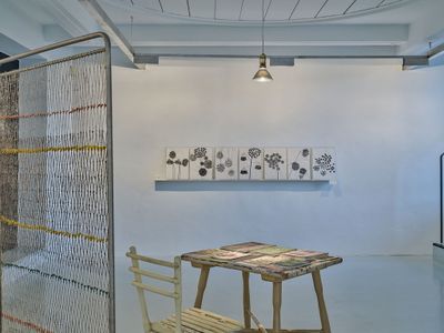 Blick in die Ausstellung "Von Gärten, Pflanzen und Menschen" im aut in Innsbruck