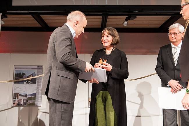 Holzbaupreis Kärnten 2013 – Privatkapelle Wimitz
Planung: Architektin Eva Rubin
Bauherr: Dr. Berthold Pietsch
Ausführung: Duhs & Partner und Tischlerei Konec
Kategorie: Sakralbau