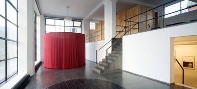 Blick in die Ausstellung "Harun Farocki, Antje Ehmann: Arbeitsverhältnisse" im aut.