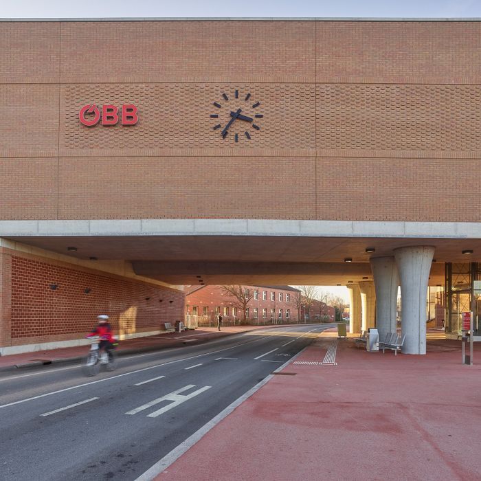 Bahnhof Hennersdorf, Ostertag Architects