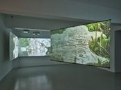 Blick in die Ausstellung "Steine zwischen den Fronten" im aut