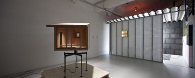 Blick in die Ausstellung "Amol eppas ondorsch",  "Le Cabanon" für MAYMA von ANGO