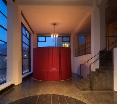 Blick in die Ausstellung im aut: Installation für "Eine Einstellung zur Arbeit"