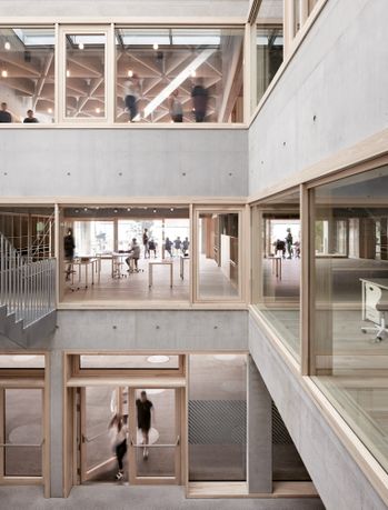 Schule Schendlingen, Bregenz Bauherrschaft: Landeshauptstadt Bregenz Architektur: Arbeitsgemeinschaft Matthias Bär ZT GmbH, Dornbirn (Entwurf), Bernd Riegger ZT GmbH, Dornbirn und Querformat ZT GmbH, Dornbirn Fertigstellung: 2017